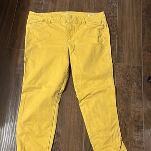 Old Navy pixie pants size 16